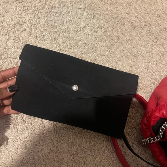 Saint Laurent Red Leather Shoulder Bag - Picture 2 of 3